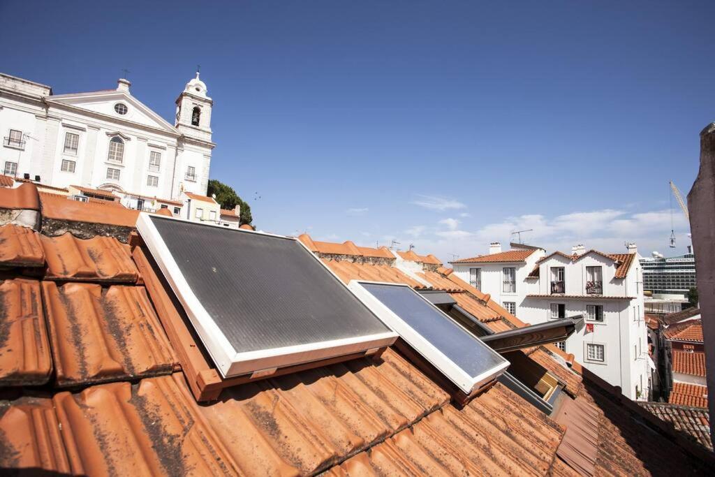 Alfama I, Eco-penthouse With View & French Balcony * Lissabon