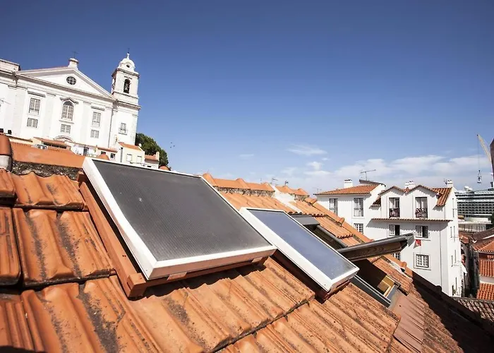 Alfama I, Eco-Penthouse With View & French Balcony